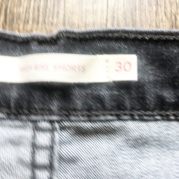 Levi’s Womens Size 30 Black Raw Hem Distressed High Rise 501 Cutoff Shorts - Picture 4 of 8